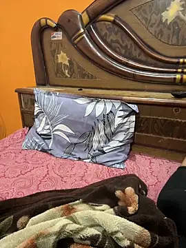 cutestpearl online show from February 25, 2026, 6:52 pm