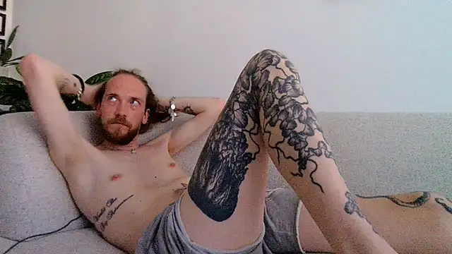 skinnytarzan89 online show from July 7, 2026, 7:17 pm