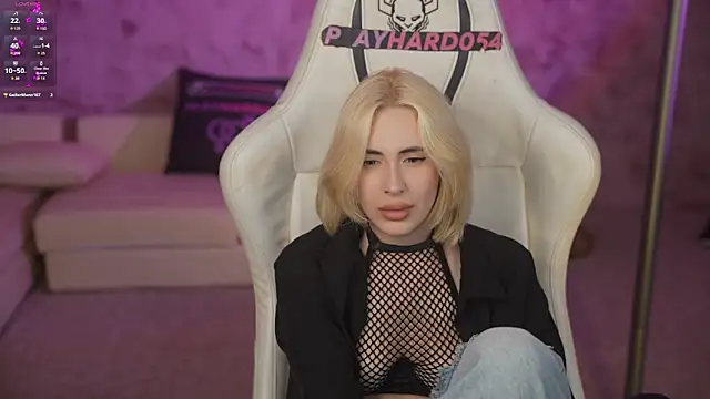 Kara cat online show from April 3, 2026, 10:38 pm