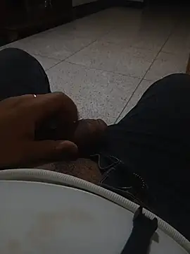 ouchenshadow2975 online show from November 23, 2025, 4:28 pm