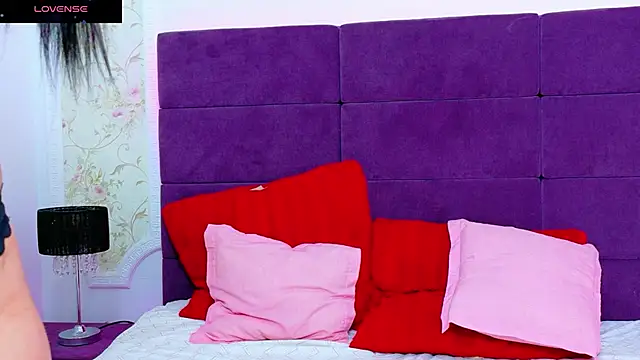 AlissaDrake  online show from November 19, 2025, 5:18 am