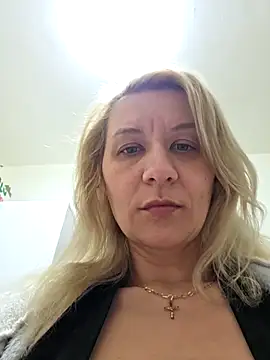 KaylinJan online show from March 18, 2026, 4:59 am