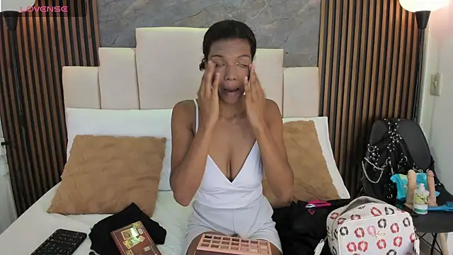 catiusca reyes 03 online show from April 16, 2026, 1:12 pm