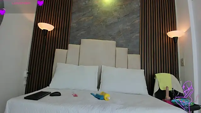 catiusca reyes 03 online show from March 11, 2026, 11:59 am