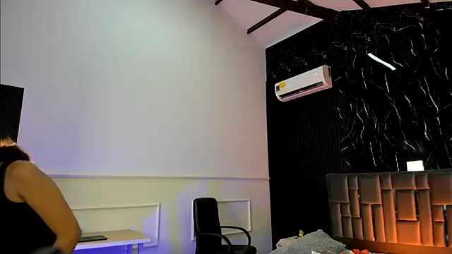 Littleannyy online show from January 9, 2026, 12:12 pm