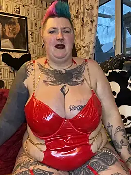 DamagedGoddessX online show from December 1, 2025, 3:46 pm