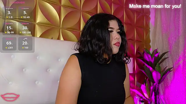 Amanda Mooree online show from April 12, 2026, 4:16 am