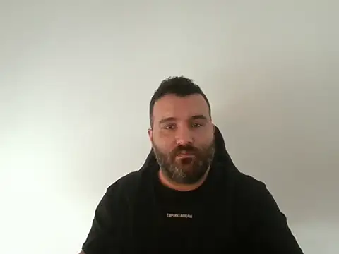 Yasinozturk3232 online show from November 20, 2025, 11:11 am