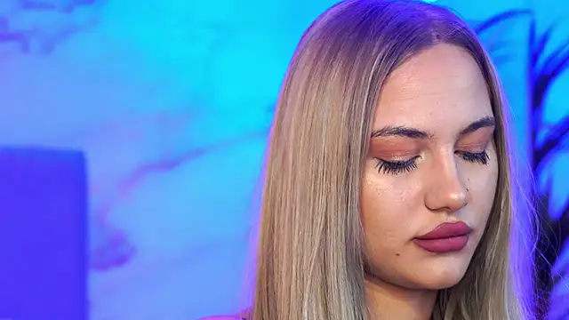 Chloe GraceeX online show from December 3, 2025, 11:25 pm