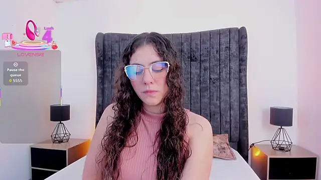 Emmalorez   online show from November 22, 2025, 12:26 pm