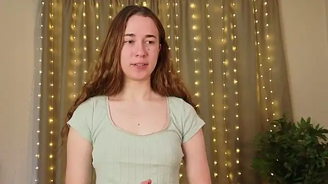 SudieNatera online show from November 24, 2025, 6:46 am