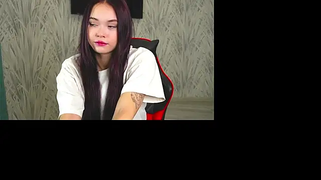 CarleeHake online show from November 21, 2025, 3:05 am