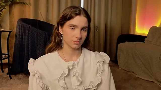 RozanneJordan online show from May 15, 2026, 5:11 pm
