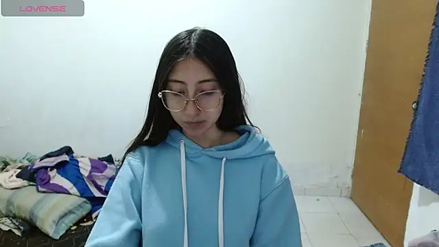 Nanylux online show from April 23, 2026, 4:08 am