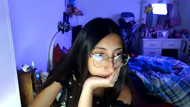 Nanylux online show from November 20, 2025, 2:23 am