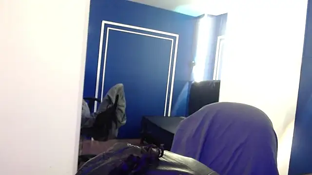 Snapshot of pettymoon1 chatting on November 24, 2025, 7:14 pm pettymoon1 online show from November 24, 2025, 7:14 pm