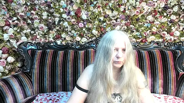 Snapshot of mariabelladonna chatting on November 28, 2025, 10:10 pm mariabelladonna online show from November 28, 2025, 10:10 pm