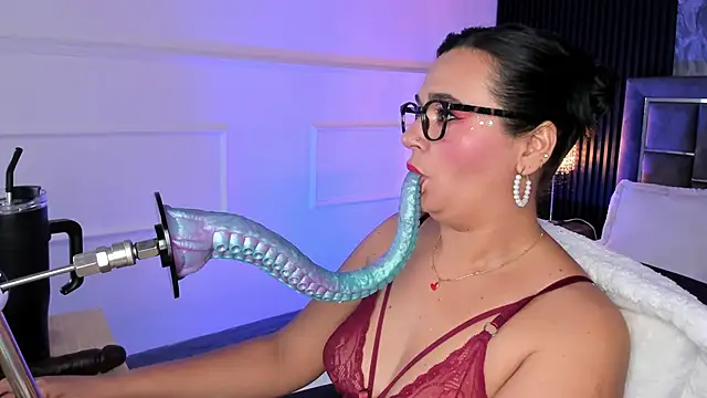Snapshot of Sienarosewood chatting on June 19, 2026, 4:18 am Sienarosewood online show from June 19, 2026, 4:18 am