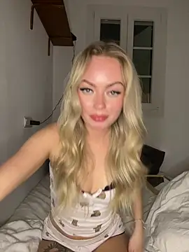 linafuntime online show from December 18, 2025, 8:12 pm