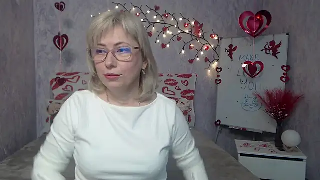 LaurenWishy online show from February 16, 2026, 6:12 am