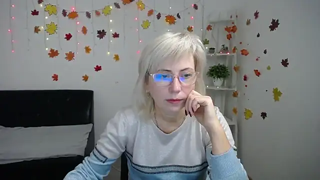 LaurenWishy online show from November 30, 2025, 6:03 am