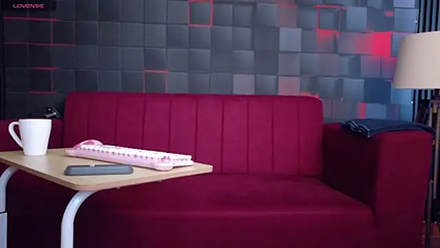 GracieCollins online show from December 1, 2025, 1:23 pm