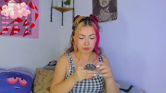 Snapshot of MarieTaylor_ chatting on July 18, 2026, 7:22 pm MarieTaylor online show from July 18, 2026, 7:22 pm