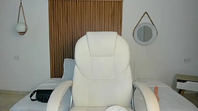 Alaska deluxe online show from April 11, 2026, 7:50 pm