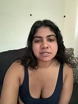 Snapshot of TiaBella_ chatting on July 30, 2026, 5:56 pm TiaBella online show from July 30, 2026, 5:56 pm
