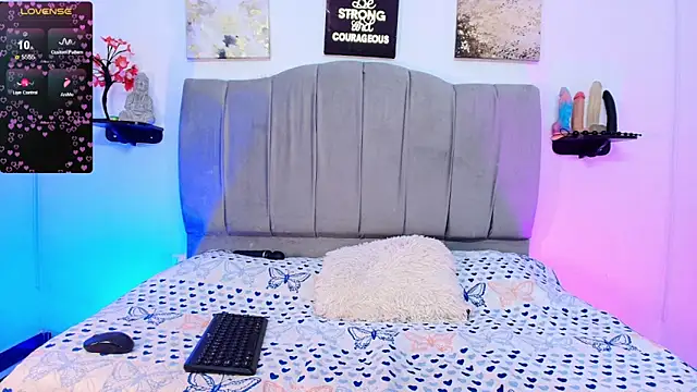 Maddy  Jones online show from March 4, 2026, 8:27 pm