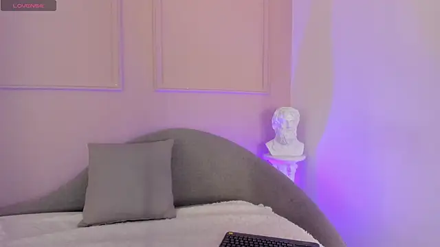 Snapshot of cleo_johnson chatting on November 23, 2025, 8:41 pm cleo johnson online show from November 23, 2025, 8:41 pm