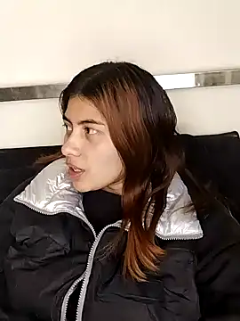 Snapshot of Emmyxxx chatting on January 17, 2026, 5:11 am Emmyxxx online show from January 17, 2026, 5:11 am