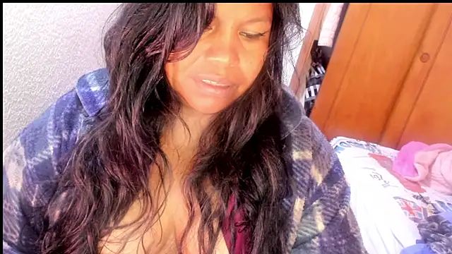 ebonycamelia online show from March 11, 2026, 6:13 pm