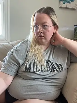 Kennaknox online show from February 8, 2026, 6:05 pm