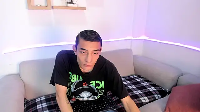 Lia Steven online show from November 27, 2025, 3:29 am