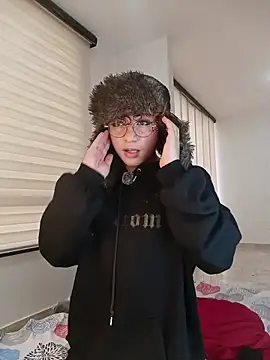 Snapshot of Apolo_Ushi chatting on November 21, 2025, 9:25 pm Apolo Ushi online show from November 21, 2025, 9:25 pm