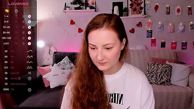 velvet cherry  online show from April 19, 2026, 8:59 am