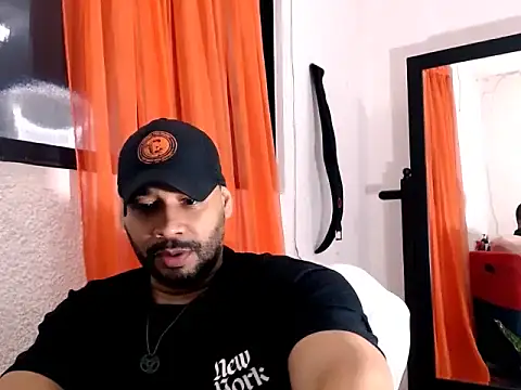 musclehetero online show from June 20, 2026, 7:13 am