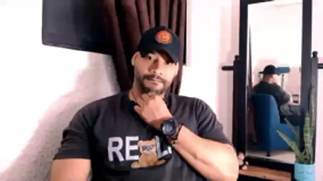 musclehetero online show from June 15, 2026, 2:39 pm