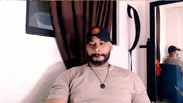musclehetero online show from June 13, 2026, 6:06 pm