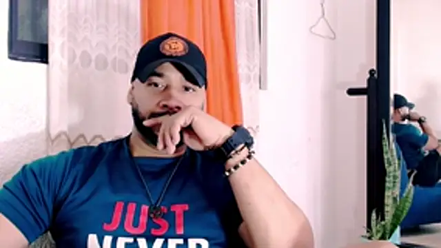 musclehetero online show from June 12, 2026, 5:54 pm