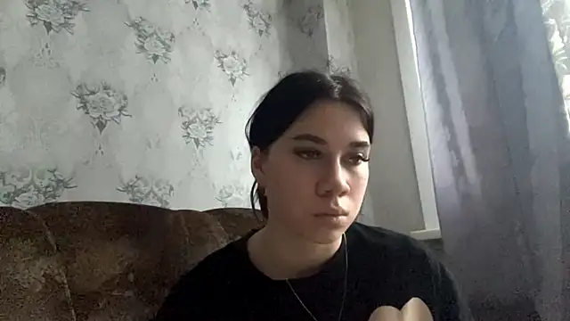 DebbiGoodknight online show from December 4, 2025, 9:41 am