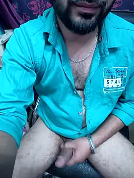 Snapshot of Cute_Lucky chatting on February 22, 2026, 8:43 pm Cute Lucky online show from February 22, 2026, 8:43 pm