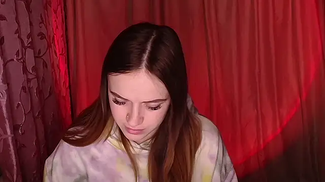 Illa May online show from March 4, 2026, 7:32 pm