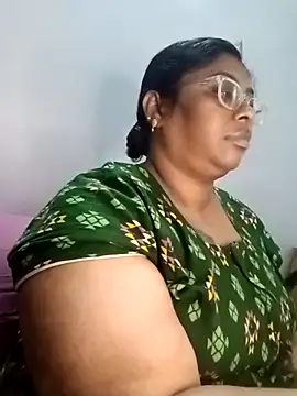 Snapshot of Riya-mallus chatting on November 28, 2025, 6:46 am Riya-mallus online show from November 28, 2025, 6:46 am