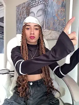 Emma pink18 online show from November 27, 2025, 4:40 pm