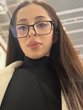 Lilitoppp online show from November 28, 2025, 11:43 am