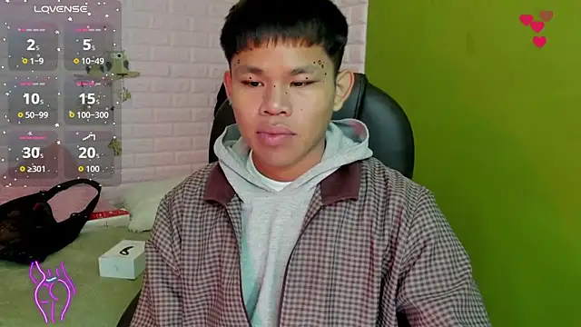 tommy cherry  online show from November 23, 2025, 4:17 pm