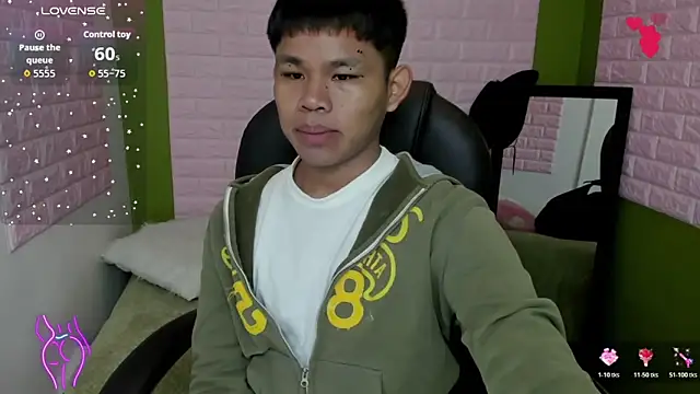 Snapshot of tommy_cherry_ chatting on November 20, 2025, 1:56 pm tommy cherry online show from November 20, 2025, 1:56 pm