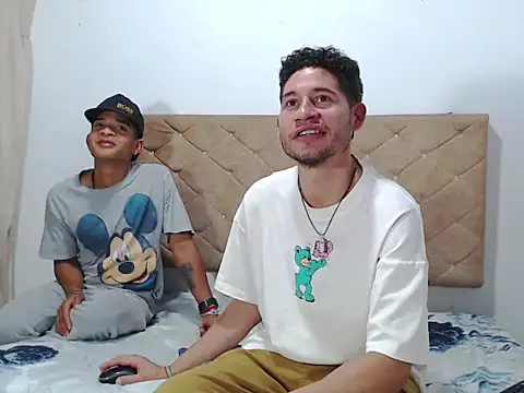 crissex3 online show from February 10, 2026, 7:57 pm